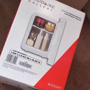 Frigidaire Gallery Beauty & Beverage Cooler